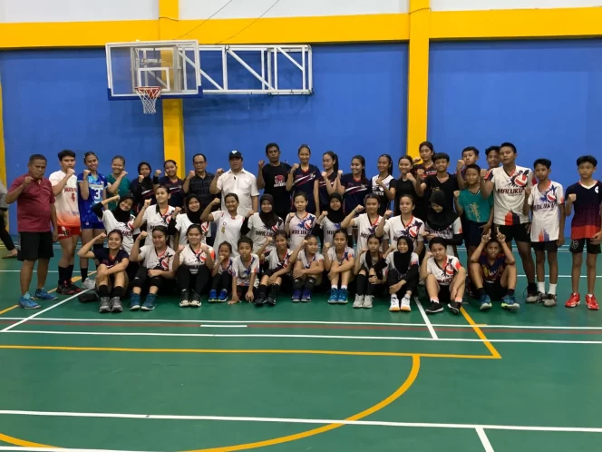 
 Syaifuddin,ME Kunjungi dan Memberikan Semangat Kepada Tim Voli Jakarta Pusat Yang Sedang Latihan