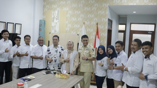 
 Dirut PT.Bangun Insan Reksa Utama (BIRU) Rayakan Ulang Tahun Bareng Karyawan
