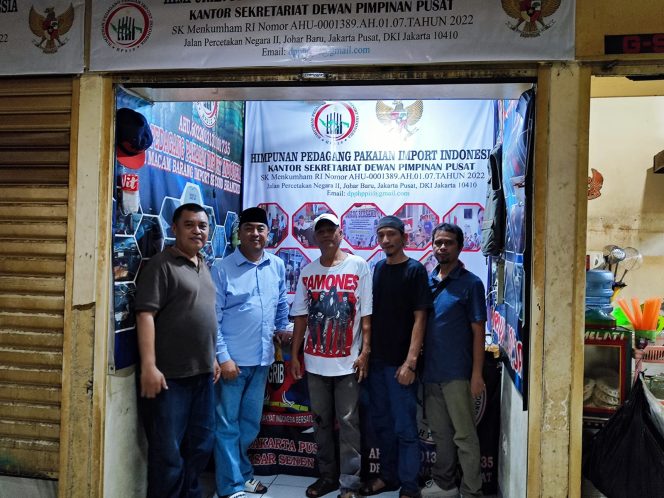 
 Gus Syaifuddin Mendengarkan Aspirasi Pedagang Baju Bekas Pasar Senen