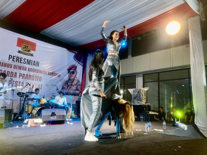 
 Trio Kucing Garong Meriahkan Pesta Rakyat Garda Prabowo di Cibubur