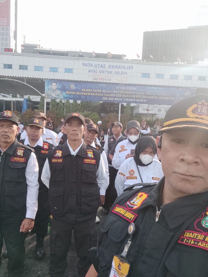 
 Pokdarkamtibmas Jagakarsa Hadiri Apel Siaga “Jaga Jakarta” Dipimpin Kapolda Metro Jaya