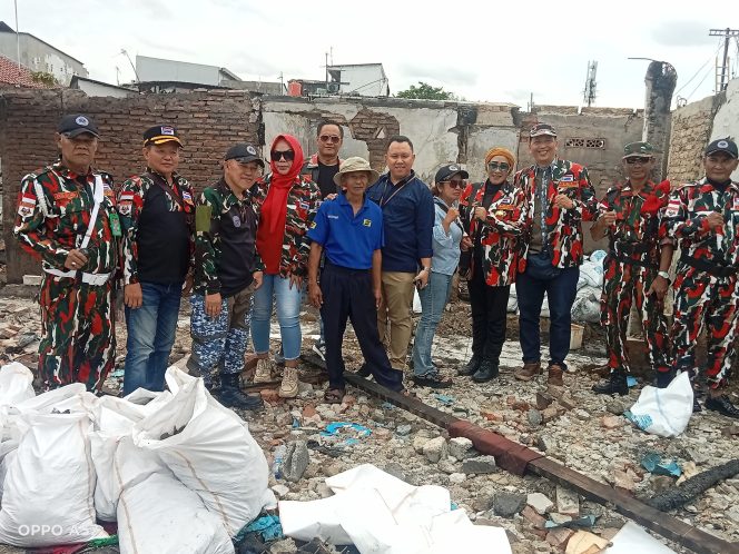 
 Laskar Merah Putih (LMP) Peduli dan Berbagai untuk Korban Kebakaran di Duri Selatan