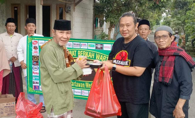 
 Santuni 20 Anak Yatim dan Sedekah Al-Quran, Program Jumat Berkah Wartawan Kunjungi Yayasan Rumah Ceria di Kota Serang Banten