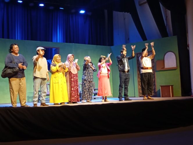 
 Sanggar Bambu Angkat Realitas Sosial Lewat Drama “Sayang Ada Orang Lain”, Karya Klasik Utuy Tatang Sontani Kembali Dipentaskan