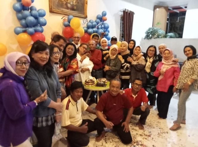 
 Genap 61 Tahun, Evy Soviar Rayakan Ulang Tahun Penuh Kehangatan Bersama Keluarga dan Sahabat